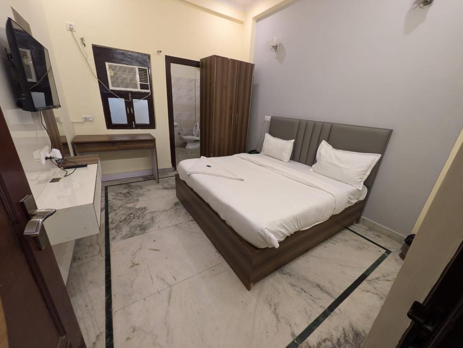 Hotel Vegas Corporate Suites Noida Exteriér fotografie