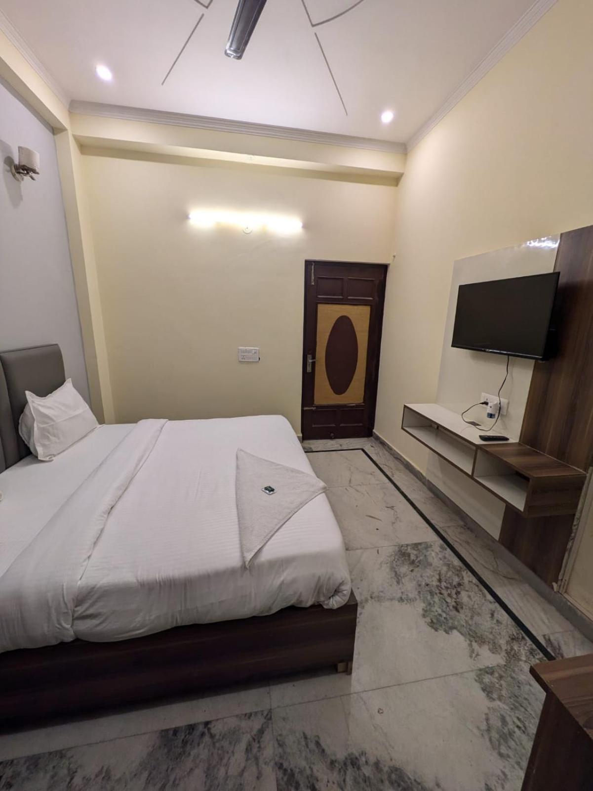 Hotel Vegas Corporate Suites Noida Exteriér fotografie