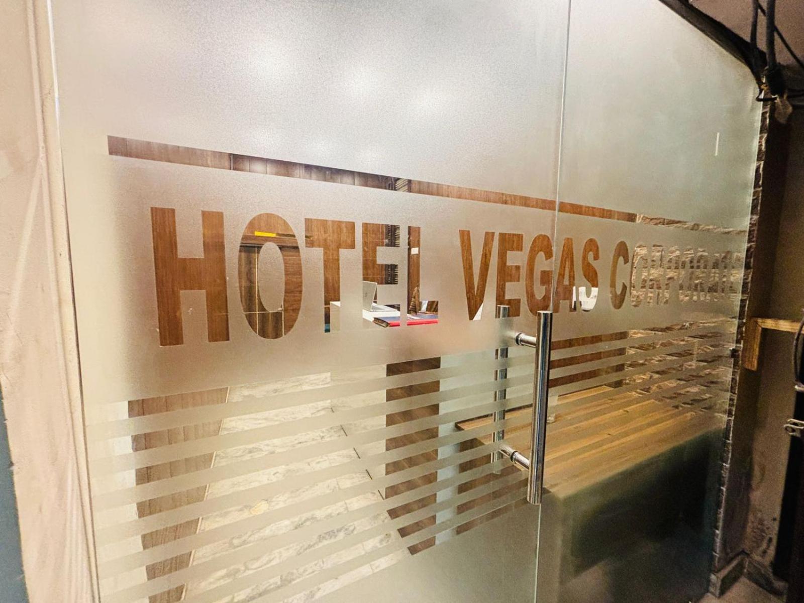 Hotel Vegas Corporate Suites Noida Exteriér fotografie