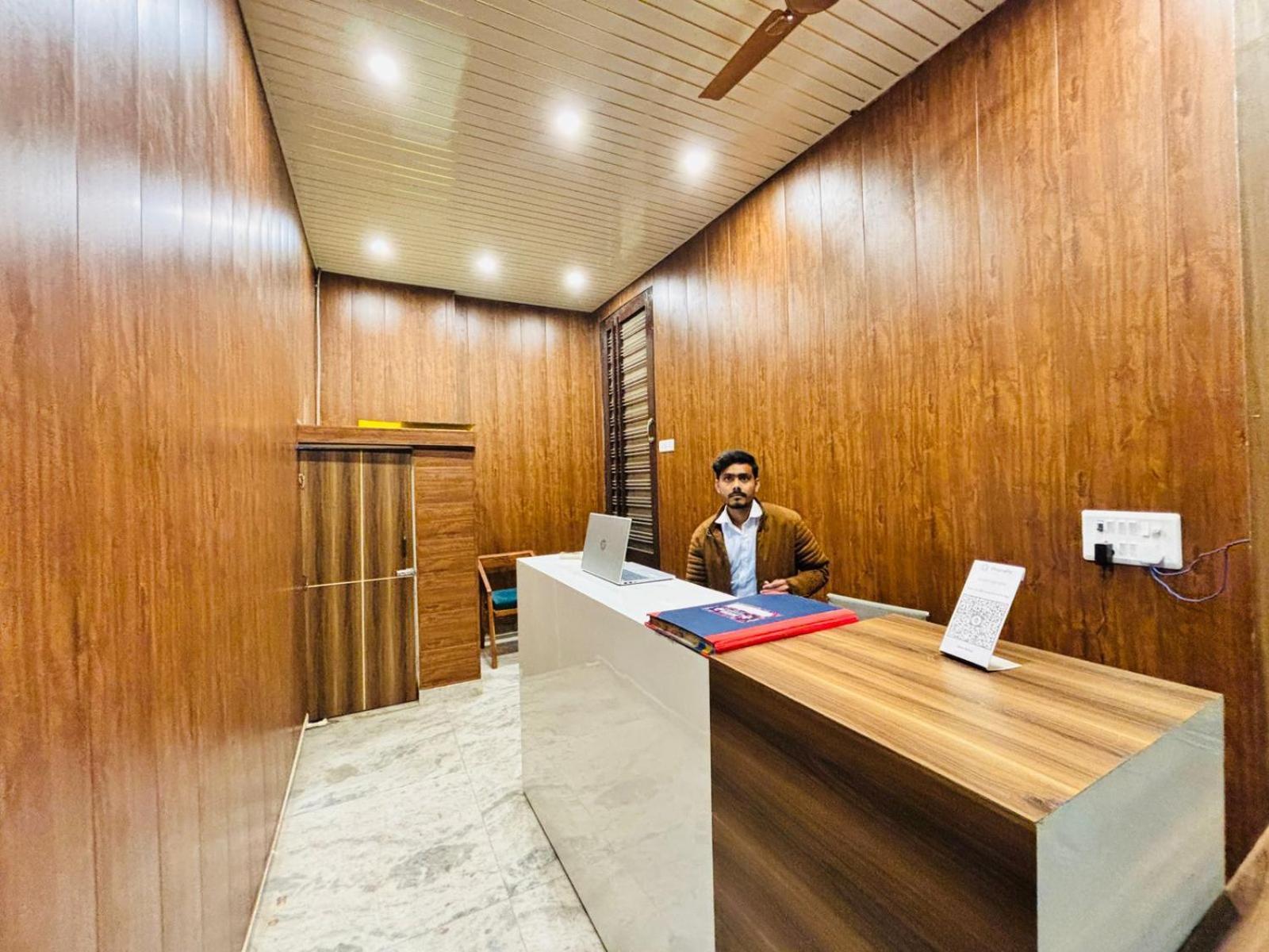 Hotel Vegas Corporate Suites Noida Exteriér fotografie